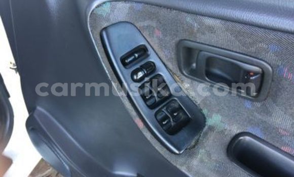 Nunua Ilio tumika Nissan Sentra Nyeupe Gari ndani ya Beitbridge nchini Matabeleland Kusini Nunua Ilio tumika Nissan Sentra Nyeupe Gari ndani ya Beitbridge nchini Matabeleland Kusini