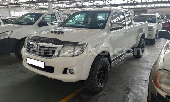 Acheter Occasion Voiture Toyota Hilux Blanc à Beitbridge, Matabeleland South Acheter Occasion Voiture Toyota Hilux Blanc à Beitbridge, Matabeleland South
