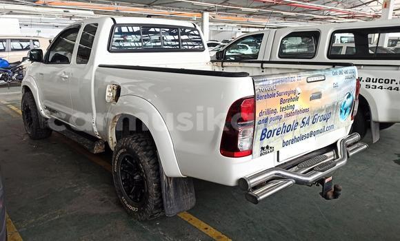 Acheter Occasion Voiture Toyota Hilux Blanc à Beitbridge, Matabeleland South Acheter Occasion Voiture Toyota Hilux Blanc à Beitbridge, Matabeleland South
