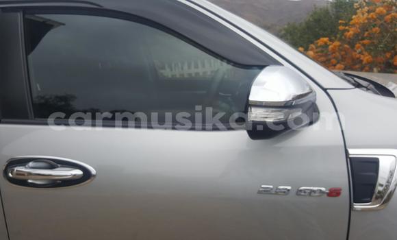 Nunua Ilio tumika Toyota Hilux Fedha Gari ndani ya Beitbridge nchini Matabeleland Kusini Nunua Ilio tumika Toyota Hilux Fedha Gari ndani ya Beitbridge nchini Matabeleland Kusini