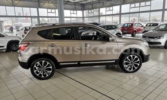 Nunua Ilio tumika Nissan Qashqai Beige Gari ndani ya Beitbridge nchini Matabeleland Kusini Nunua Ilio tumika Nissan Qashqai Beige Gari ndani ya Beitbridge nchini Matabeleland Kusini