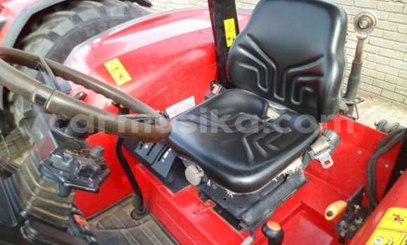 Nunua Ilio tumika DAF LF Nyekundu Lori ndani ya Beitbridge nchini Matabeleland Kusini Nunua Ilio tumika DAF LF Nyekundu Lori ndani ya Beitbridge nchini Matabeleland Kusini