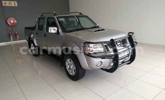 Buy Used Nissan NP 300 Silver Car in Beitbridge in Matabeleland South Buy Used Nissan NP 300 Silver Car in Beitbridge in Matabeleland South