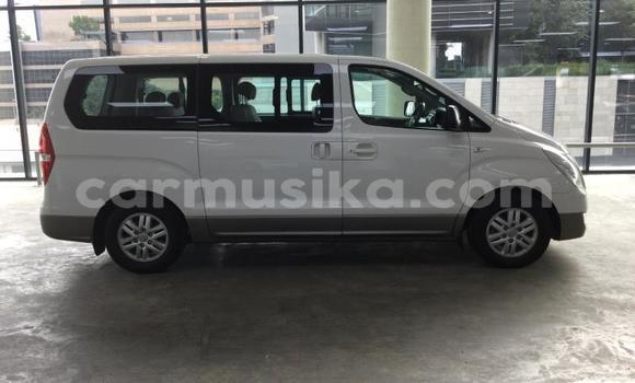 Acheter Occasion Voiture Hyundai H1 Blanc à Harare, Harare Acheter Occasion Voiture Hyundai H1 Blanc à Harare, Harare