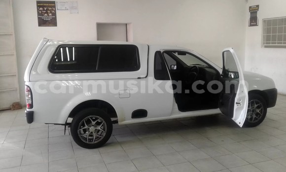 Acheter Occasion Voiture Ford Pickup Blanc à Beitbridge, Matabeleland South Acheter Occasion Voiture Ford Pickup Blanc à Beitbridge, Matabeleland South