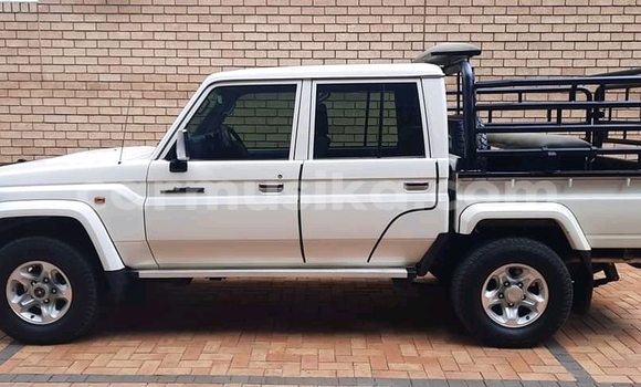 Nunua Ilio tumika Toyota Land Cruiser Nyeupe Gari ndani ya Beitbridge nchini Matabeleland Kusini Nunua Ilio tumika Toyota Land Cruiser Nyeupe Gari ndani ya Beitbridge nchini Matabeleland Kusini