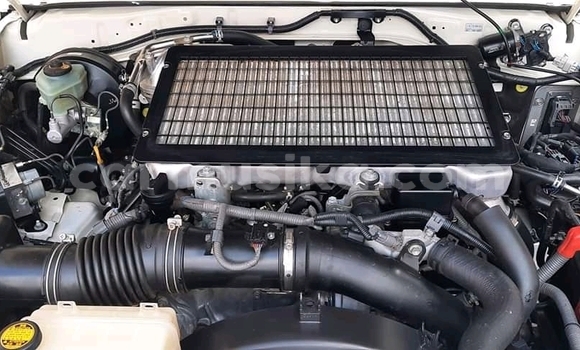 Nunua Ilio tumika Toyota Land Cruiser Nyeupe Gari ndani ya Beitbridge nchini Matabeleland Kusini Nunua Ilio tumika Toyota Land Cruiser Nyeupe Gari ndani ya Beitbridge nchini Matabeleland Kusini