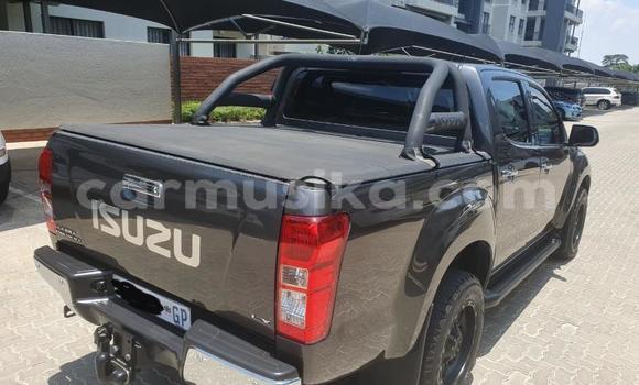 Acheter Occasion Voiture Isuzu KB Noir à Beitbridge, Matabeleland South Acheter Occasion Voiture Isuzu KB Noir à Beitbridge, Matabeleland South