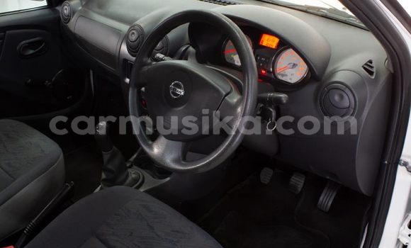 Nunua Ilio tumika Nissan NP 300 Nyeupe Gari ndani ya Beitbridge nchini Matabeleland Kusini Nunua Ilio tumika Nissan NP 300 Nyeupe Gari ndani ya Beitbridge nchini Matabeleland Kusini