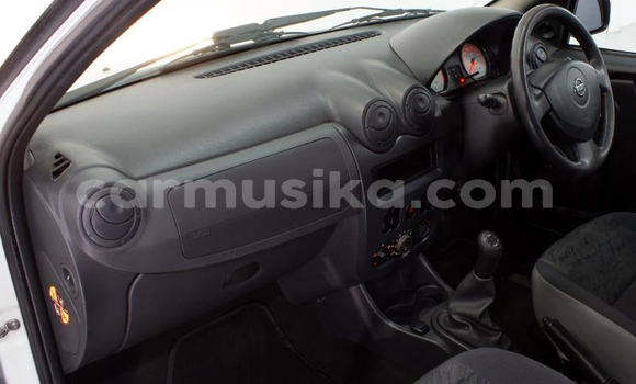 Nunua Ilio tumika Nissan NP 300 Nyeupe Gari ndani ya Beitbridge nchini Matabeleland Kusini Nunua Ilio tumika Nissan NP 300 Nyeupe Gari ndani ya Beitbridge nchini Matabeleland Kusini