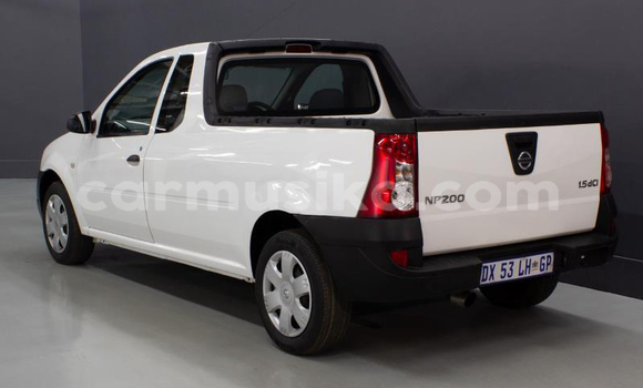 Nunua Ilio tumika Nissan NP 300 Nyeupe Gari ndani ya Beitbridge nchini Matabeleland Kusini Nunua Ilio tumika Nissan NP 300 Nyeupe Gari ndani ya Beitbridge nchini Matabeleland Kusini