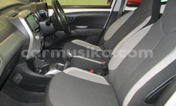 Acheter Occasion Voiture Toyota Aygo Blanc à Beitbridge, Matabeleland South Acheter Occasion Voiture Toyota Aygo Blanc à Beitbridge, Matabeleland South