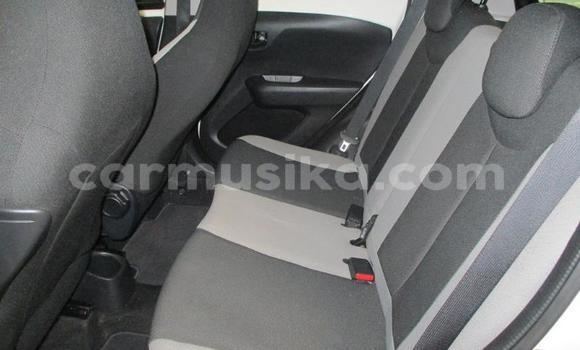 Acheter Occasion Voiture Toyota Aygo Blanc à Beitbridge, Matabeleland South Acheter Occasion Voiture Toyota Aygo Blanc à Beitbridge, Matabeleland South