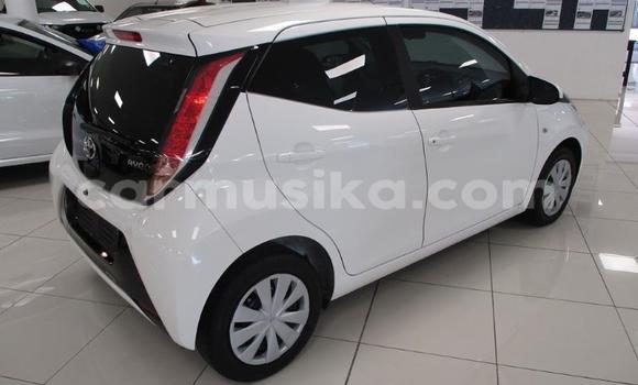 Acheter Occasion Voiture Toyota Aygo Blanc à Beitbridge, Matabeleland South Acheter Occasion Voiture Toyota Aygo Blanc à Beitbridge, Matabeleland South