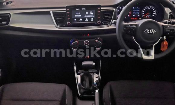 Acheter Occasion Voiture Kia Rio Blanc à Beitbridge, Matabeleland South Acheter Occasion Voiture Kia Rio Blanc à Beitbridge, Matabeleland South