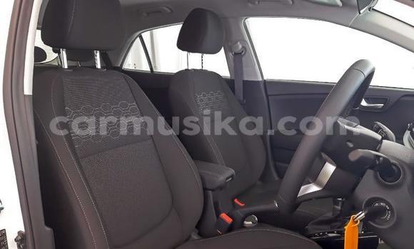 Acheter Occasion Voiture Kia Rio Blanc à Beitbridge, Matabeleland South Acheter Occasion Voiture Kia Rio Blanc à Beitbridge, Matabeleland South