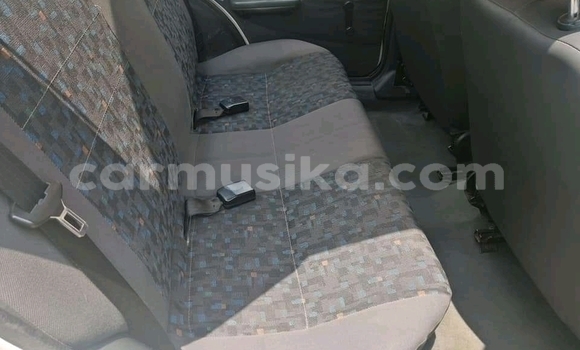 Acheter Occasion Voiture Mazda 323 Blanc à Beitbridge, Matabeleland South Acheter Occasion Voiture Mazda 323 Blanc à Beitbridge, Matabeleland South