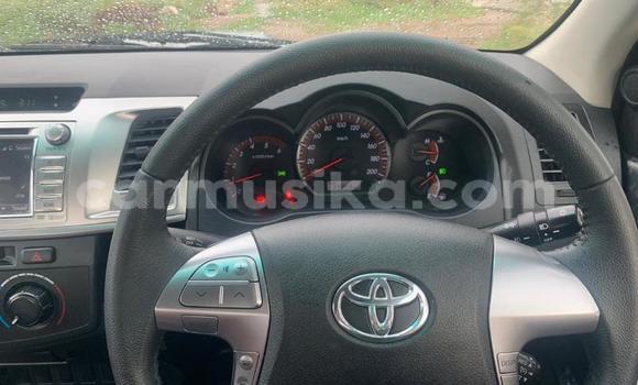 Buy Used Toyota Hilux Beige Car in Beitbridge in Matabeleland South Buy Used Toyota Hilux Beige Car in Beitbridge in Matabeleland South