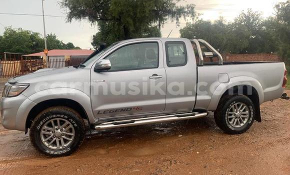 Buy Used Toyota Hilux Beige Car in Beitbridge in Matabeleland South Buy Used Toyota Hilux Beige Car in Beitbridge in Matabeleland South