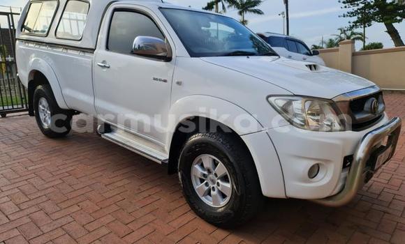 Buy Used Toyota Hilux White Car in Beitbridge in Matabeleland South
