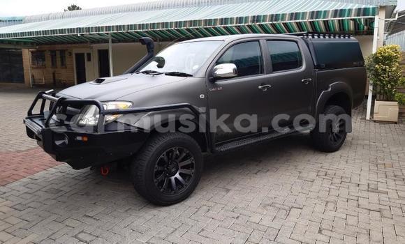 Nunua Ilio tumika Toyota Hilux Nyeusi Gari ndani ya Beitbridge nchini Matabeleland Kusini