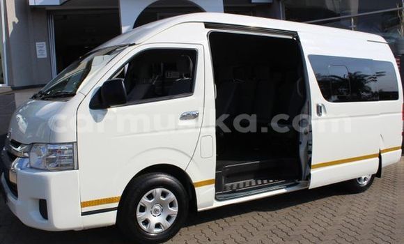 Buy Used Toyota Hiace White Car in Beitbridge in Matabeleland South Buy Used Toyota Hiace White Car in Beitbridge in Matabeleland South