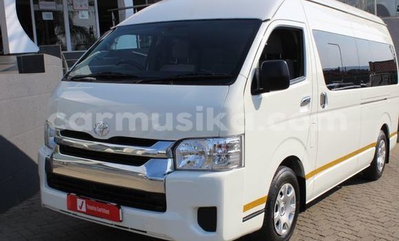Buy Used Toyota Hiace White Car in Beitbridge in Matabeleland South Buy Used Toyota Hiace White Car in Beitbridge in Matabeleland South
