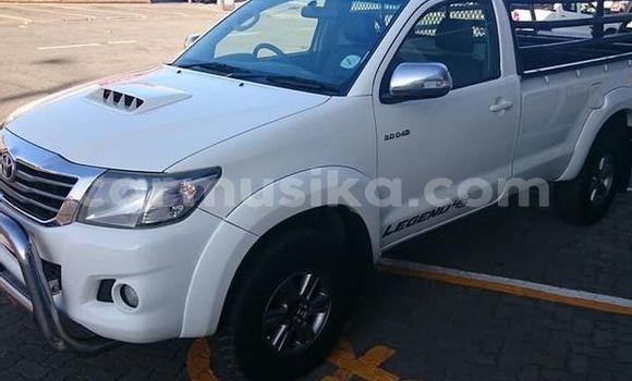 Nunua Ilio tumika Toyota Hilux Nyeupe Gari ndani ya Beitbridge nchini Matabeleland Kusini Nunua Ilio tumika Toyota Hilux Nyeupe Gari ndani ya Beitbridge nchini Matabeleland Kusini