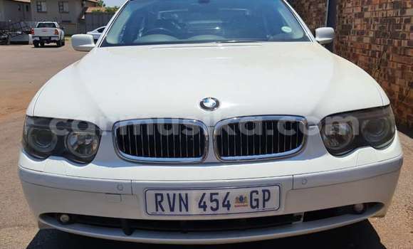 Buy Used BMW 700 White Car in Beitbridge in Matabeleland South