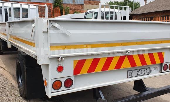 Buy Used Isuzu FTR 850 White Truck in Beitbridge in Matabeleland South Buy Used Isuzu FTR 850 White Truck in Beitbridge in Matabeleland South
