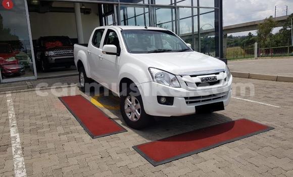 Tenga Tsaru Isuzu KB Chena Mota in Beitbridge in Matabeleland South Tenga Tsaru Isuzu KB Chena Mota in Beitbridge in Matabeleland South