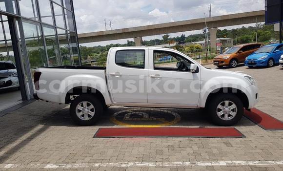 Tenga Tsaru Isuzu KB Chena Mota in Beitbridge in Matabeleland South Tenga Tsaru Isuzu KB Chena Mota in Beitbridge in Matabeleland South