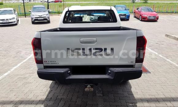 Tenga Tsaru Isuzu KB Chena Mota in Beitbridge in Matabeleland South Tenga Tsaru Isuzu KB Chena Mota in Beitbridge in Matabeleland South
