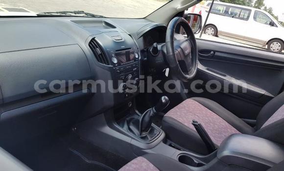 Tenga Tsaru Isuzu KB Chena Mota in Beitbridge in Matabeleland South Tenga Tsaru Isuzu KB Chena Mota in Beitbridge in Matabeleland South