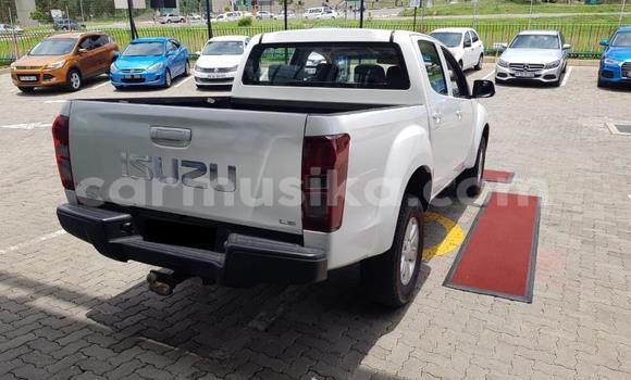 Tenga Tsaru Isuzu KB Chena Mota in Beitbridge in Matabeleland South Tenga Tsaru Isuzu KB Chena Mota in Beitbridge in Matabeleland South