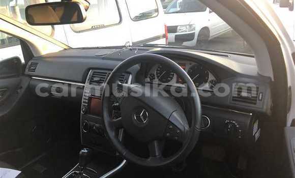 Tenga Tsaru Mercedes‒Benz B-klasse Chena Mota in Beitbridge in Matabeleland South Tenga Tsaru Mercedes‒Benz B-klasse Chena Mota in Beitbridge in Matabeleland South