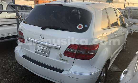 Tenga Tsaru Mercedes‒Benz B-klasse Chena Mota in Beitbridge in Matabeleland South Tenga Tsaru Mercedes‒Benz B-klasse Chena Mota in Beitbridge in Matabeleland South
