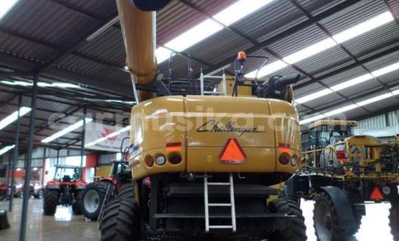 Tenga Tsaru Caterpillar 120 Zvimwe Rori in Beitbridge in Matabeleland South Tenga Tsaru Caterpillar 120 Zvimwe Rori in Beitbridge in Matabeleland South