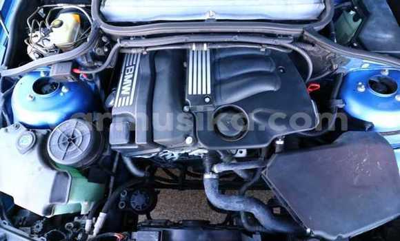 Nunua Ilio tumika BMW 3–Series Bluu Gari ndani ya Beitbridge nchini Matabeleland Kusini Nunua Ilio tumika BMW 3–Series Bluu Gari ndani ya Beitbridge nchini Matabeleland Kusini