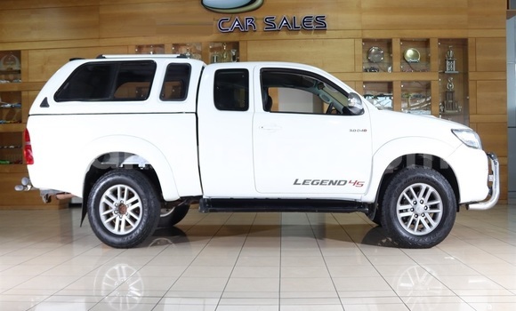 Tenga Tsaru Toyota Hilux Chena Mota in Beitbridge in Matabeleland South Tenga Tsaru Toyota Hilux Chena Mota in Beitbridge in Matabeleland South