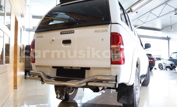 Tenga Tsaru Toyota Hilux Chena Mota in Beitbridge in Matabeleland South Tenga Tsaru Toyota Hilux Chena Mota in Beitbridge in Matabeleland South