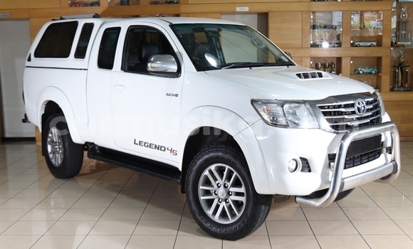 Tenga Tsaru Toyota Hilux Chena Mota in Beitbridge in Matabeleland South Tenga Tsaru Toyota Hilux Chena Mota in Beitbridge in Matabeleland South