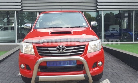 Nunua Ilio tumika Toyota Hilux Nyekundu Gari ndani ya Beitbridge nchini Matabeleland Kusini Nunua Ilio tumika Toyota Hilux Nyekundu Gari ndani ya Beitbridge nchini Matabeleland Kusini