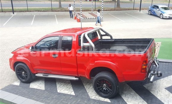 Nunua Ilio tumika Toyota Hilux Nyekundu Gari ndani ya Beitbridge nchini Matabeleland Kusini Nunua Ilio tumika Toyota Hilux Nyekundu Gari ndani ya Beitbridge nchini Matabeleland Kusini