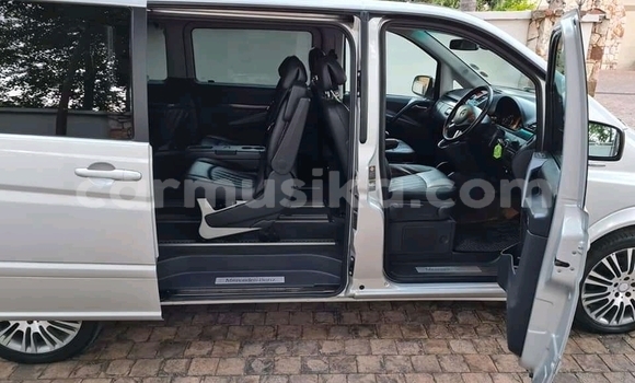 Acheter Occasion Voiture Mercedes Viano Gris à Beitbridge, Matabeleland South Acheter Occasion Voiture Mercedes Viano Gris à Beitbridge, Matabeleland South