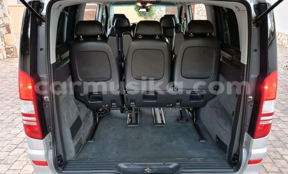 Acheter Occasion Voiture Mercedes Viano Gris à Beitbridge, Matabeleland South Acheter Occasion Voiture Mercedes Viano Gris à Beitbridge, Matabeleland South