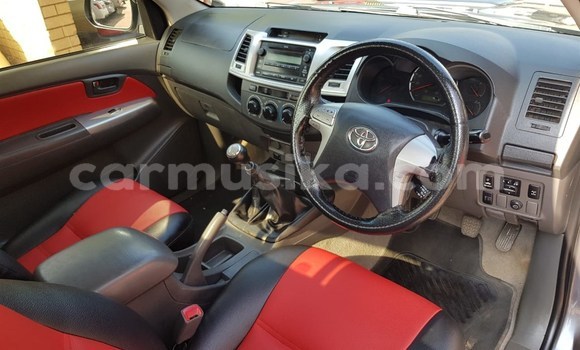 Nunua Ilio tumika Toyota Hilux Fedha Gari ndani ya Beitbridge nchini Matabeleland Kusini Nunua Ilio tumika Toyota Hilux Fedha Gari ndani ya Beitbridge nchini Matabeleland Kusini