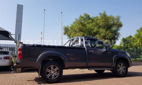 Nunua Ilio tumika Toyota Hilux Fedha Gari ndani ya Beitbridge nchini Matabeleland Kusini Nunua Ilio tumika Toyota Hilux Fedha Gari ndani ya Beitbridge nchini Matabeleland Kusini