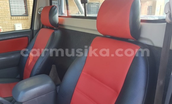 Nunua Ilio tumika Toyota Hilux Fedha Gari ndani ya Beitbridge nchini Matabeleland Kusini Nunua Ilio tumika Toyota Hilux Fedha Gari ndani ya Beitbridge nchini Matabeleland Kusini