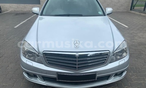 Nunua Ilio tumika Mercedes‒Benz C–Class Fedha Gari ndani ya Beitbridge nchini Matabeleland Kusini